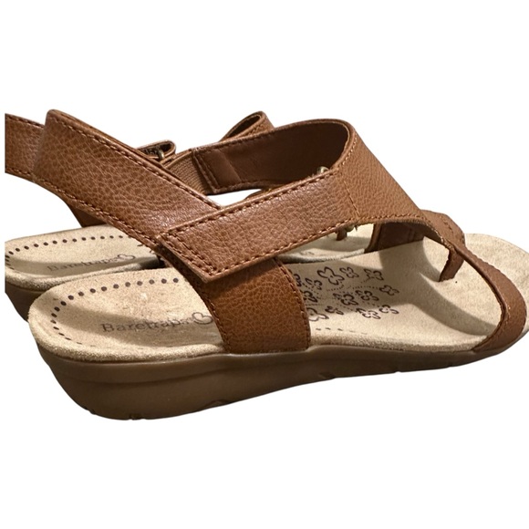 Baretraps brown sandals soft footbed and a T-strap design size 8W - Picture 3 of 7